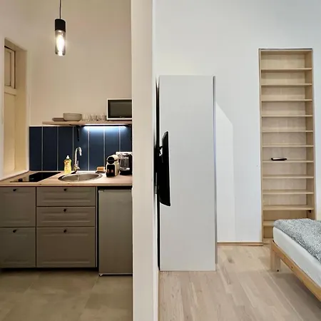 Apartment Minimalistic & In Heart Street *