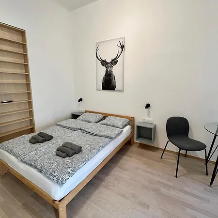 Apartament Minimalistic & In Heart Street *