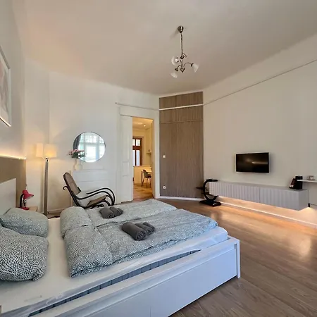 Minimalistic & In Heart Street Budapest