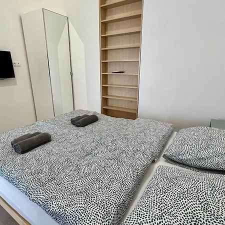 Minimalistic & In Heart Street Lägenhet